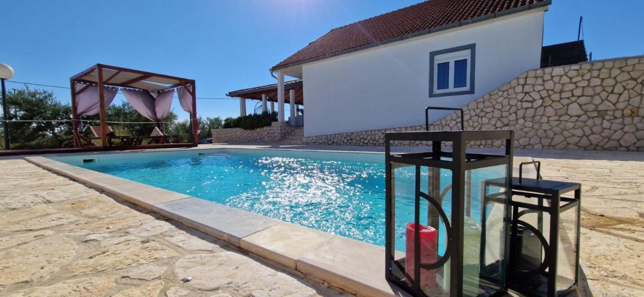 Holiday House Da & Do Pakostane Exterior photo