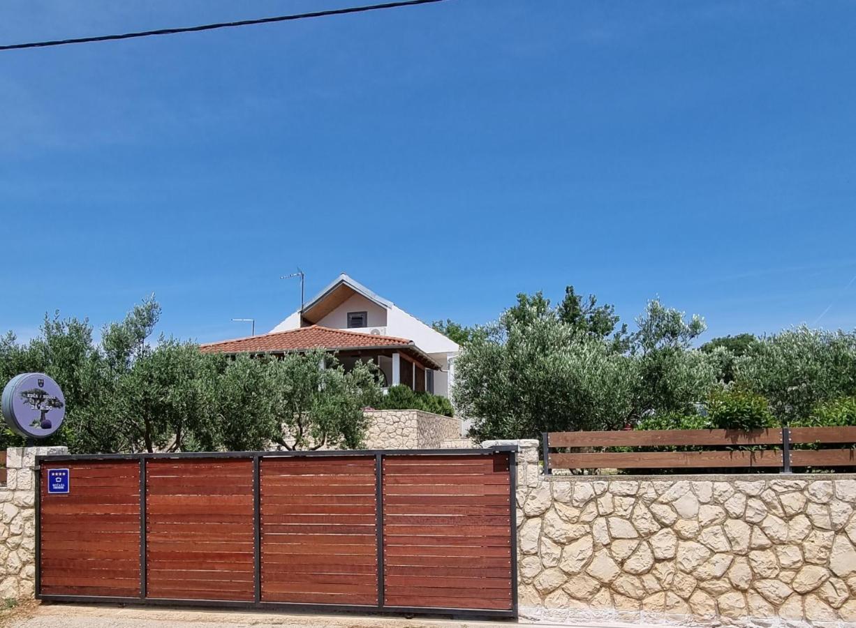Holiday House Da & Do Pakostane Exterior photo