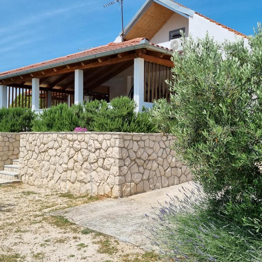 Holiday House Da & Do Pakostane Exterior photo