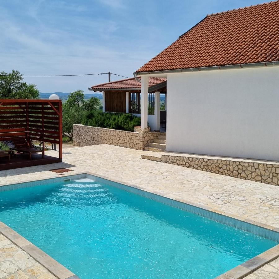 Holiday House Da & Do Pakostane Exterior photo
